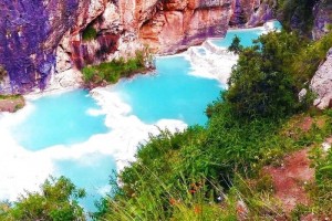 AGUAS TURQUESAS DE HUANCARAYLLA